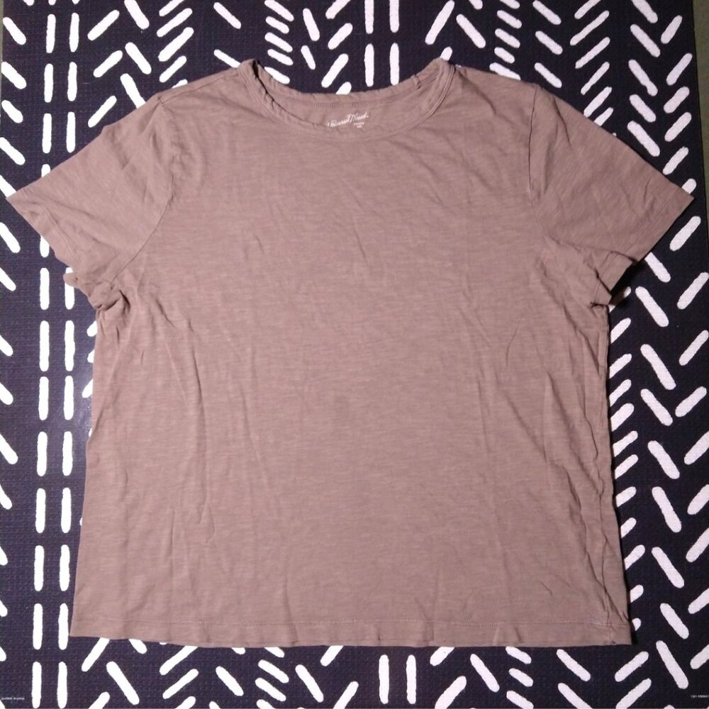 Universal Thread T-Shirt